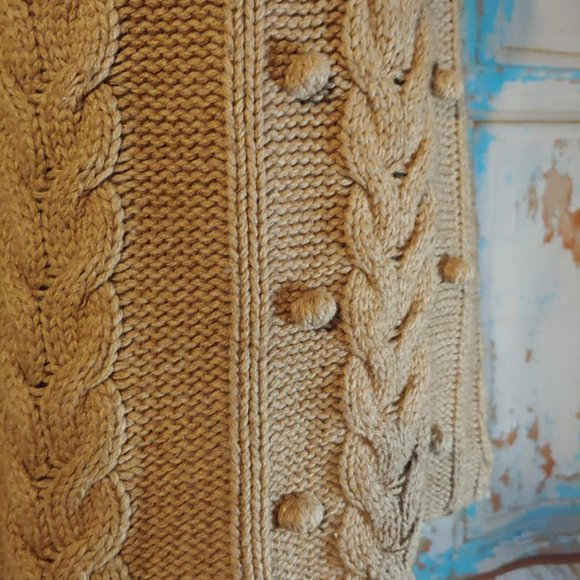 Old Navy wool blend texture cable knit v neck wide sleeve sweater/size XS/tan - Picture 3 of 6